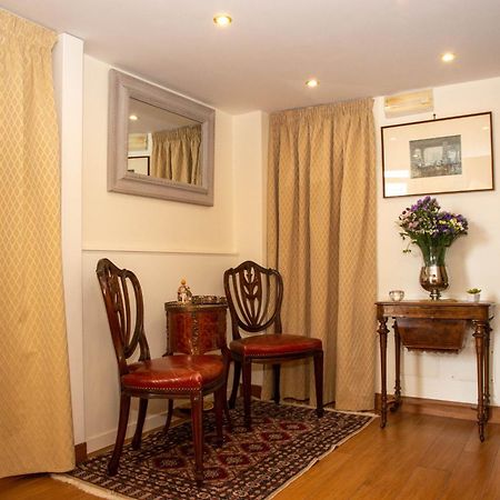 B&B Residenza Via Dei Mille เนเปิลส์ ภายนอก รูปภาพ