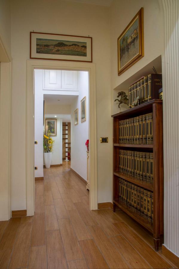 B&B Residenza Via Dei Mille เนเปิลส์ ภายนอก รูปภาพ
