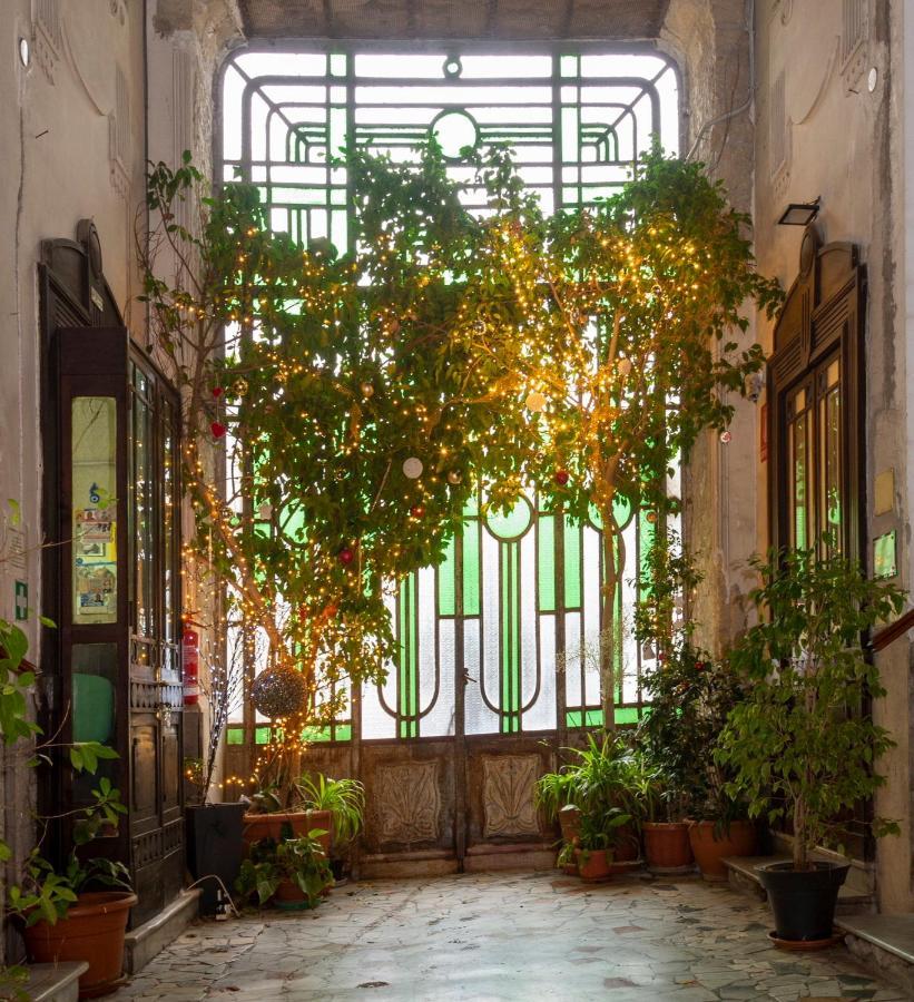 B&B Residenza Via Dei Mille เนเปิลส์ ภายนอก รูปภาพ