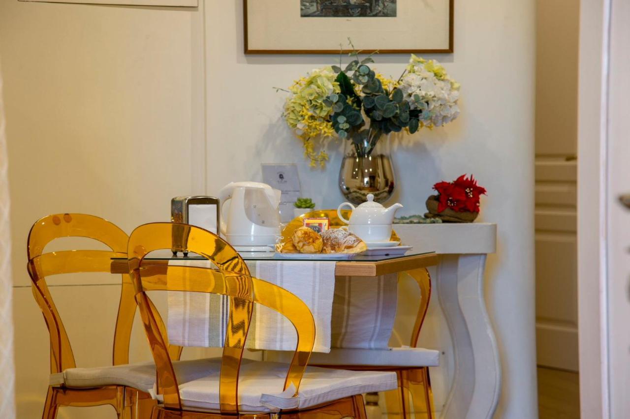 B&B Residenza Via Dei Mille เนเปิลส์ ภายนอก รูปภาพ