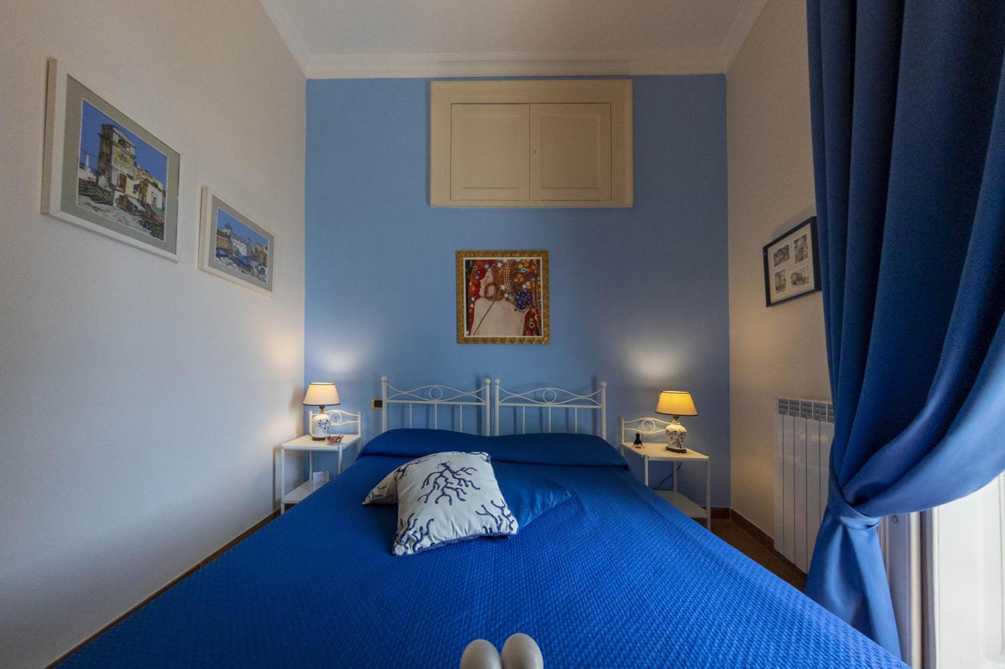 B&B Residenza Via Dei Mille เนเปิลส์ ภายนอก รูปภาพ