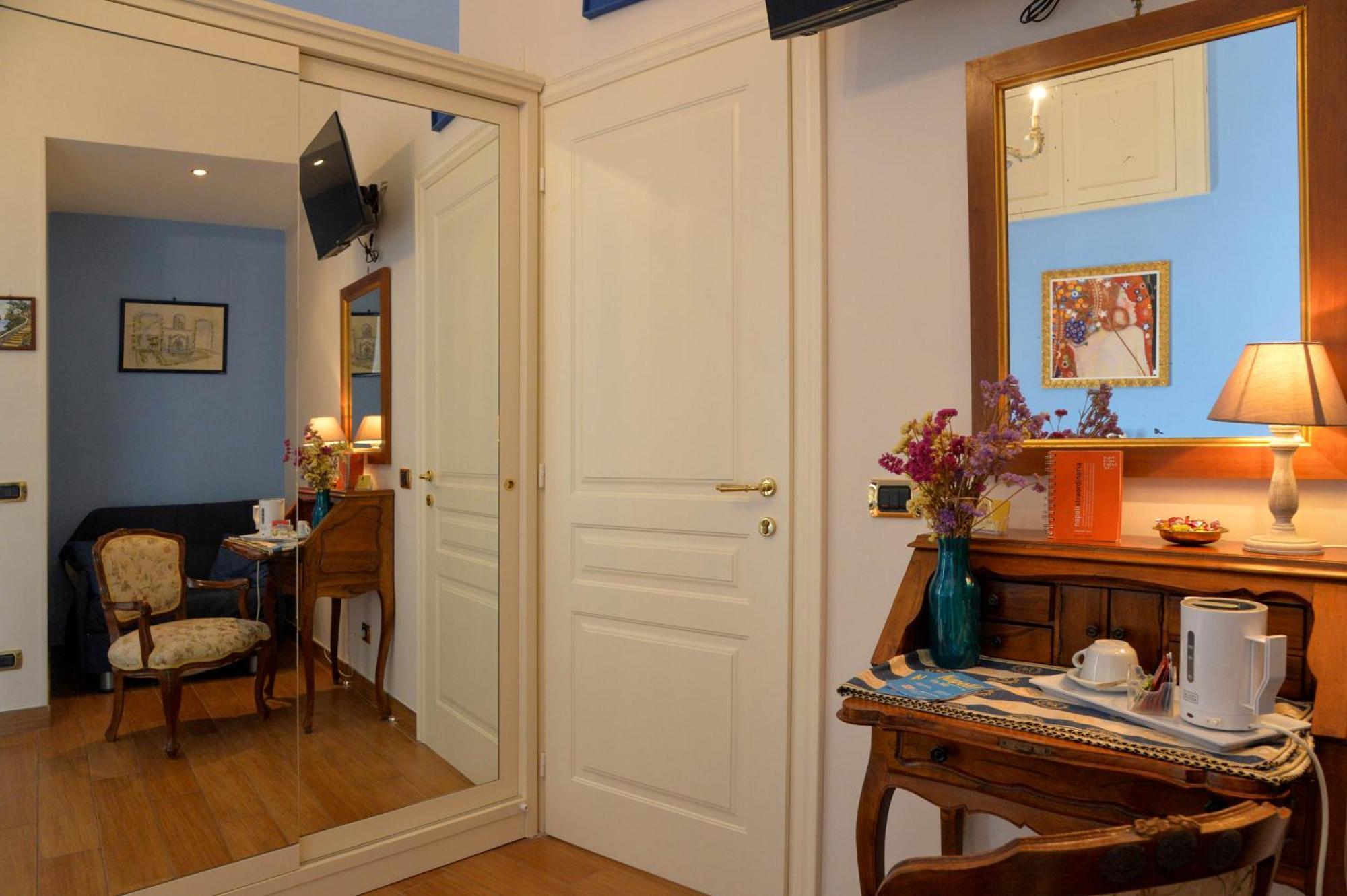B&B Residenza Via Dei Mille เนเปิลส์ ภายนอก รูปภาพ