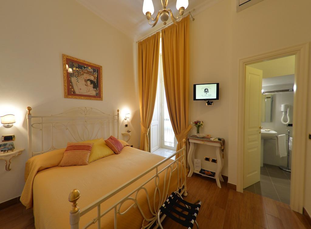 B&B Residenza Via Dei Mille เนเปิลส์ ห้อง รูปภาพ