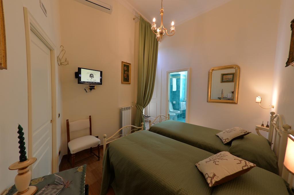 B&B Residenza Via Dei Mille เนเปิลส์ ภายนอก รูปภาพ