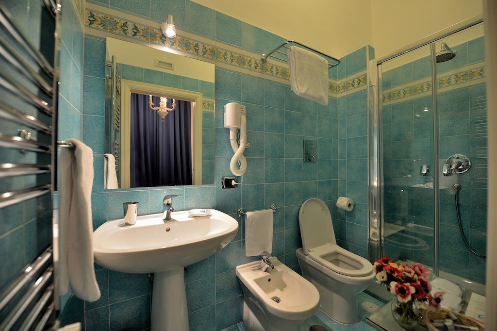 B&B Residenza Via Dei Mille เนเปิลส์ ห้อง รูปภาพ