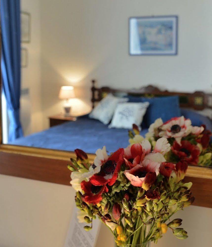 B&B Residenza Via Dei Mille เนเปิลส์ ภายนอก รูปภาพ