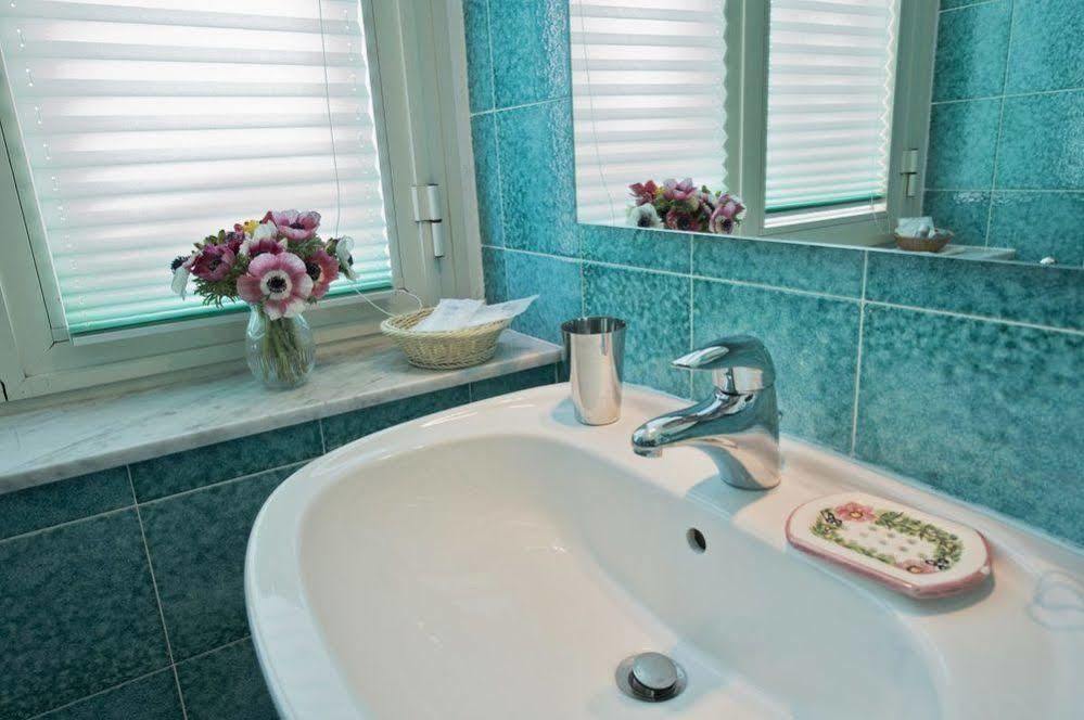 B&B Residenza Via Dei Mille เนเปิลส์ ภายนอก รูปภาพ