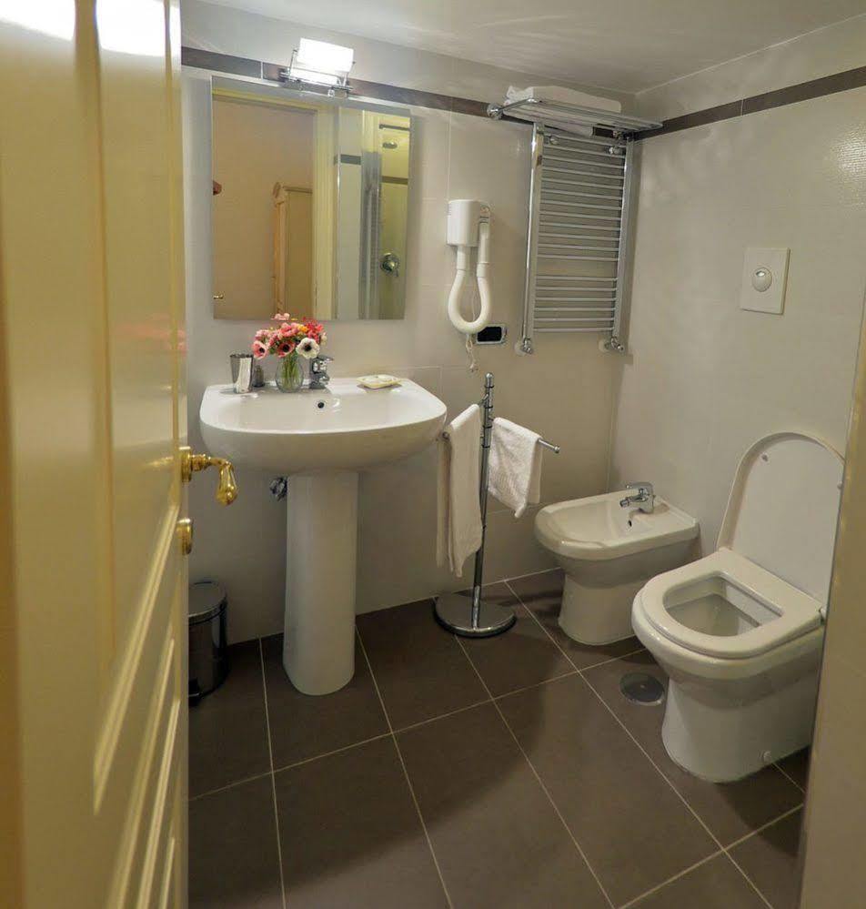 B&B Residenza Via Dei Mille เนเปิลส์ ภายนอก รูปภาพ