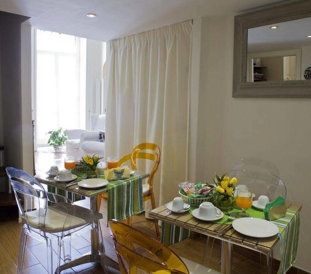 B&B Residenza Via Dei Mille เนเปิลส์ ภายนอก รูปภาพ